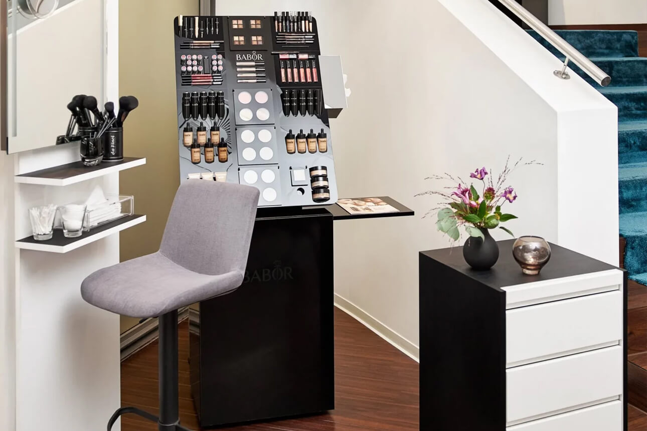 Make-up-Bereich Kosmetik Lucas Leipzig